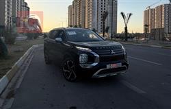 ميتسوبيشي اوتلاندر
